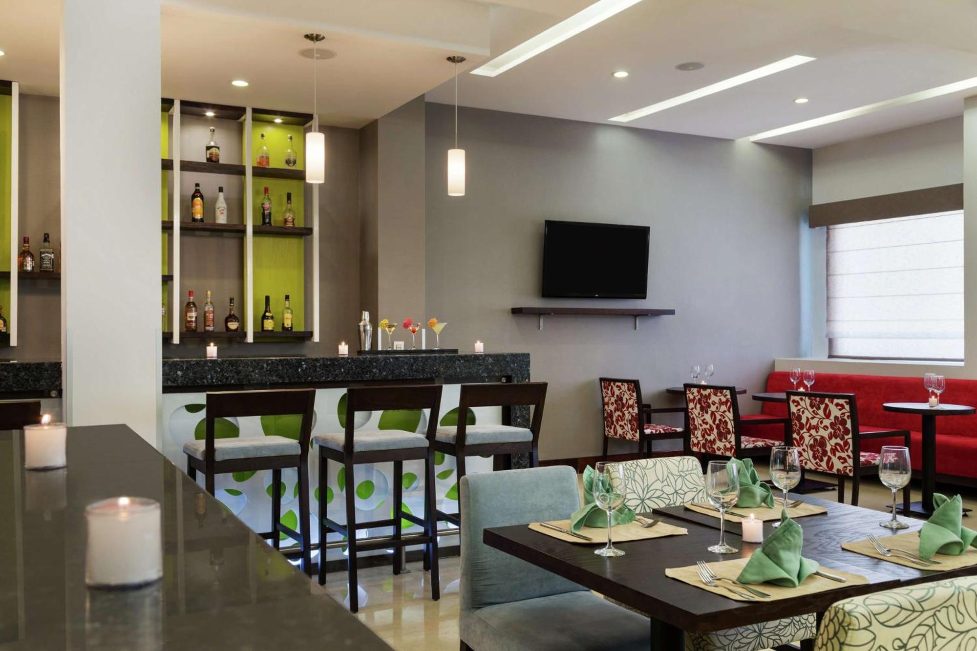 Hilton Garden Inn Querétaro Exteriör bild